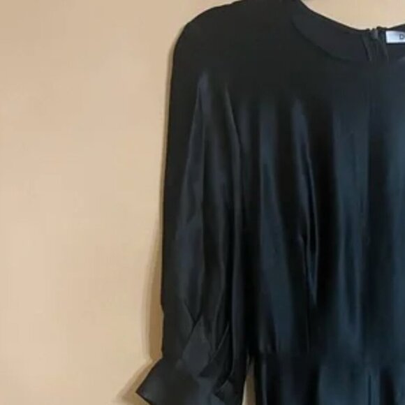 DEITAS 100% Silk Pleated Maxi Dress - Picture 11 of 16